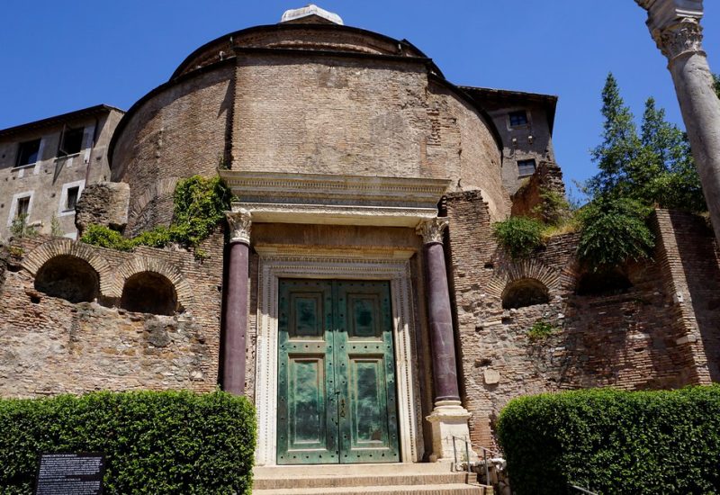 Temple of Romulus​: A circular ancient temple, part of the SUPER Sites route. Rare preserved architecture; for many visitors unfamiliar even with its existence, a hidden gem. Within the Roman Forum / Palatine complex.